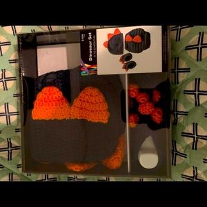 Newborn Dinosaur Chrocheted Set - diaper cover, hat, and booties